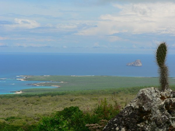 95- La cote nord et le rocher de Leon Dormido 
